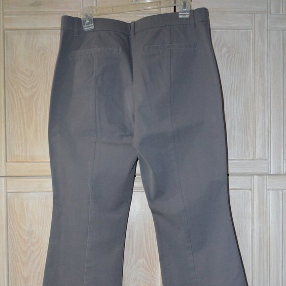 Isaac Mizrahi 24/7 Stretch Boot Cut Pants, 5 Pocket Jean Style, Smoke Gray, NWOT - Picture 5 of 7
